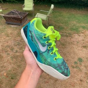 Nike Kobe 10 Easter Size 6.5